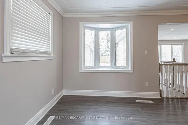 Additional image 30 of 18 MILES St