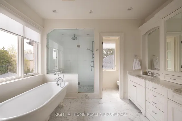 Additional image 19 of 179 Yonge Blvd