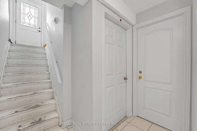 Additional image 35 of 26 Hefferon Crt