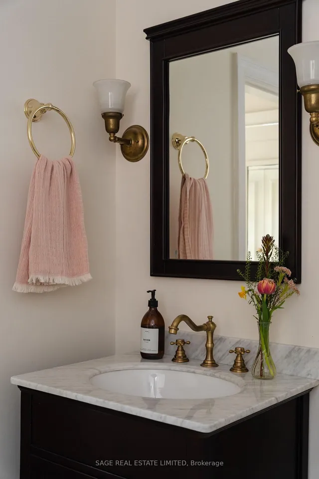 Additional image 31 of 57 Castle Frank Rd