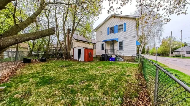 Additional image 36 of 114 Royal Ave