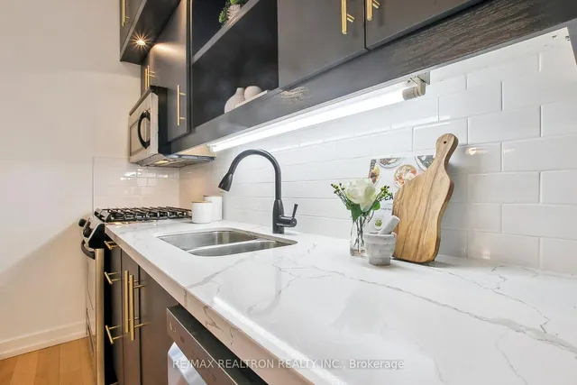 Additional image 7 of 233 Carlaw Ave Unit 205