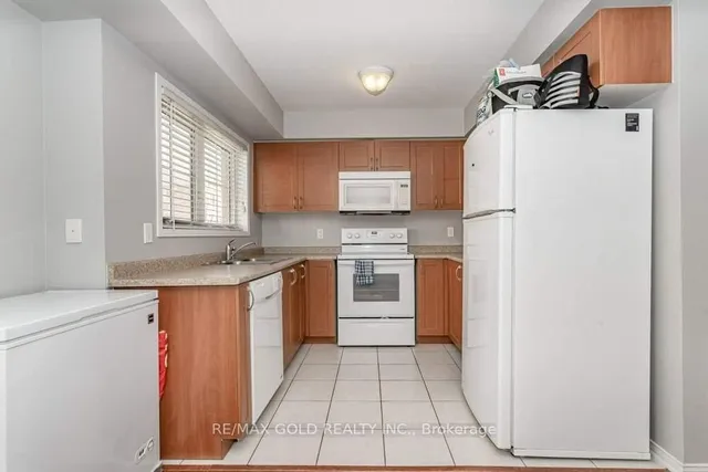 Additional image 5 of 2468 Post Rd Unit 20