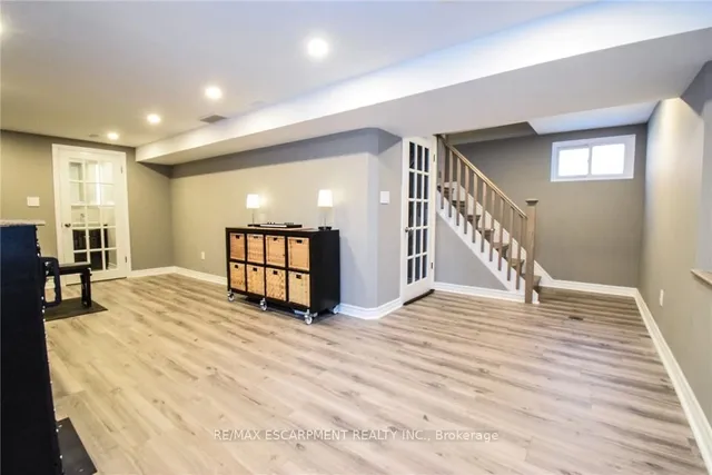 Additional image 30 of 104 Tragina Ave