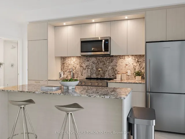 Additional image 13 of 30 Inn On The Park Dr Unit 221