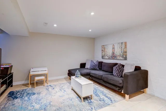 Additional image 33 of 741 Annette St