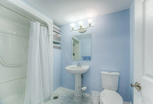 Additional image 30 of 111 Martinglen Cres