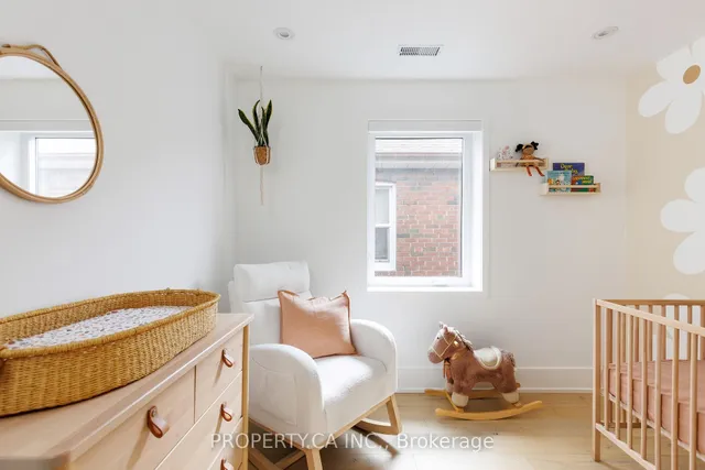 Additional image 23 of 68 Frankdale Ave