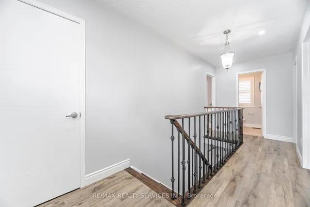 Additional image 20 of 34 Chipmunk Cres