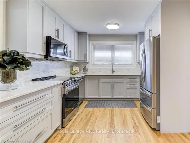 Additional image 16 of 6 Lilacside Dr