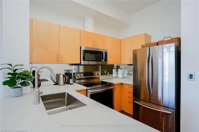 Additional image 16 of 388 Richmond St W