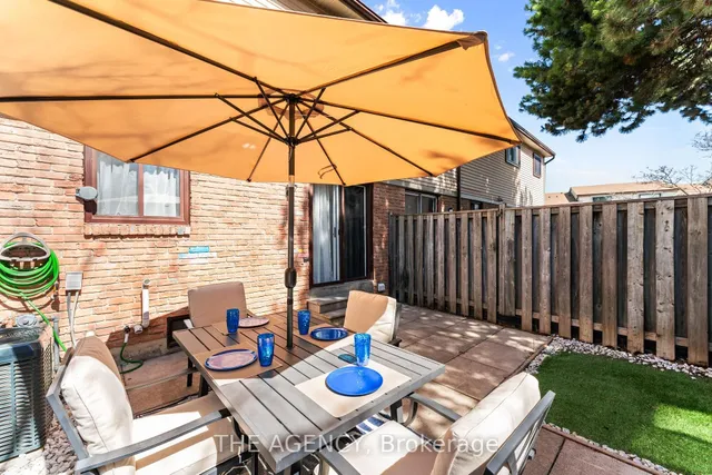 Additional image 25 of 35 McMullen Cres Unit 35