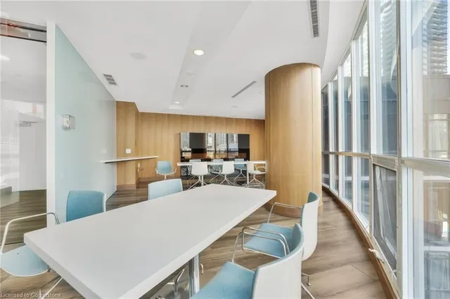 Additional image 32 of 38 Dan Leckie Way Unit 1909