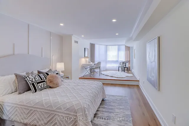 Additional image 26 of 130 Carlton St Unit 1207