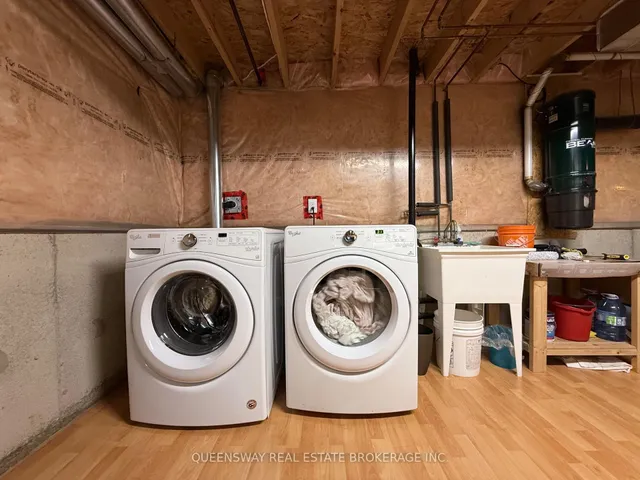 Additional image 43 of 82 Roxton Rd