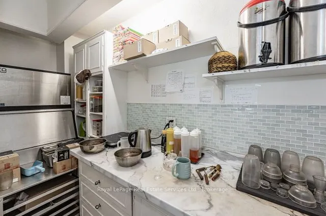 Additional image 31 of 925 King St