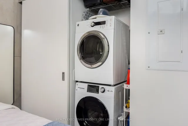 Additional image 18 of 39 Brant St Unit 309