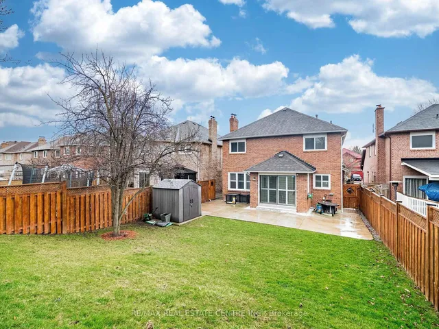 Additional image 50 of 4 Lord Simcoe Dr