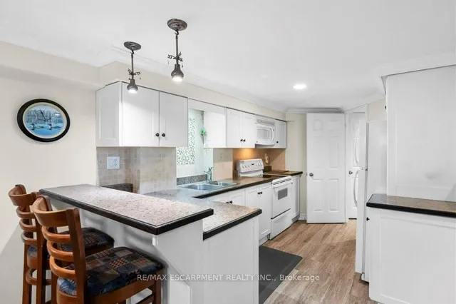 Additional image 31 of 407 Third Rd