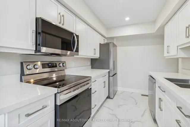 Additional image 18 of 16 Jasmine Sq