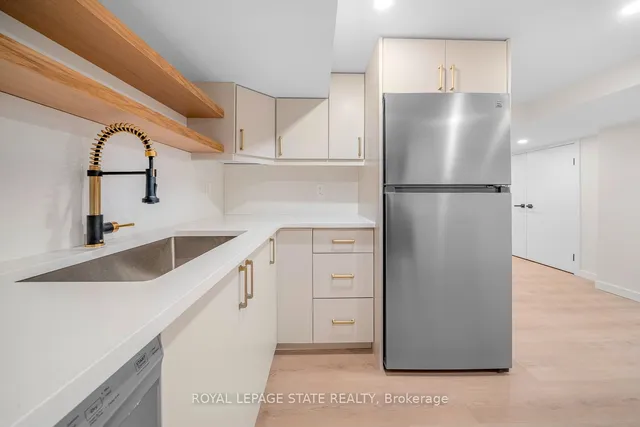 Additional image 30 of 869 Garth St