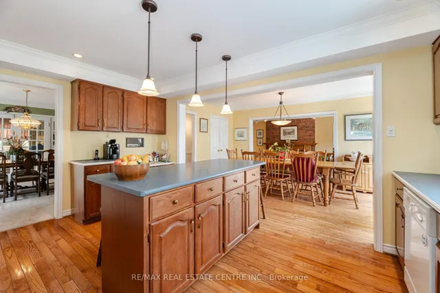 Additional image 11 of 42 Fernbrook Cres