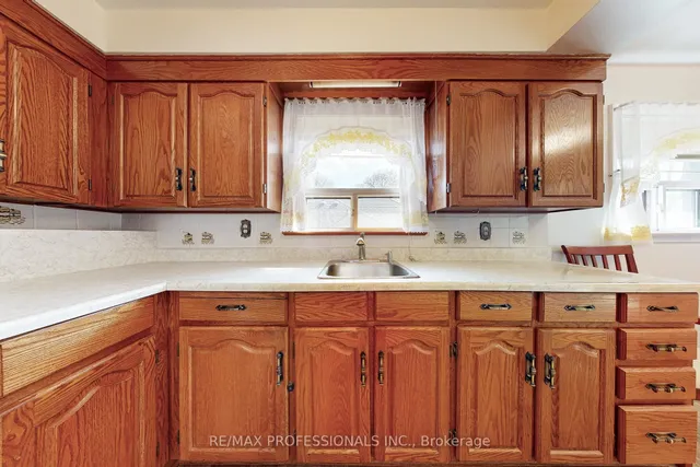 Additional image 10 of 26 Crane Ave