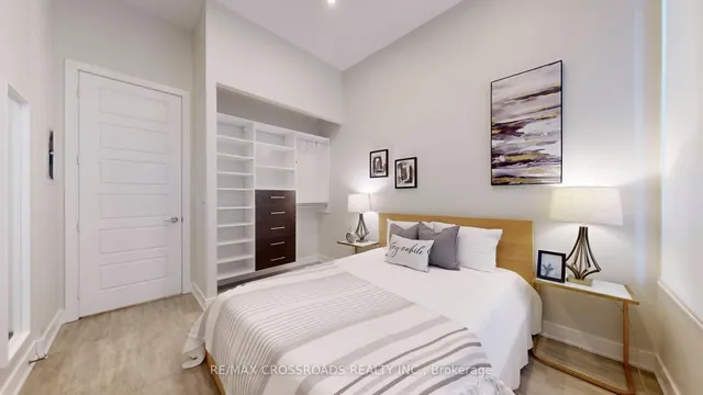 Additional image 24 of 28 Linden St Unit 201