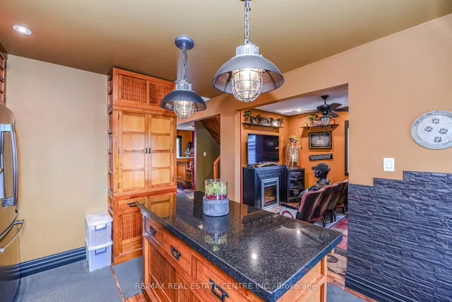 Additional image 15 of 14 Royce Ave