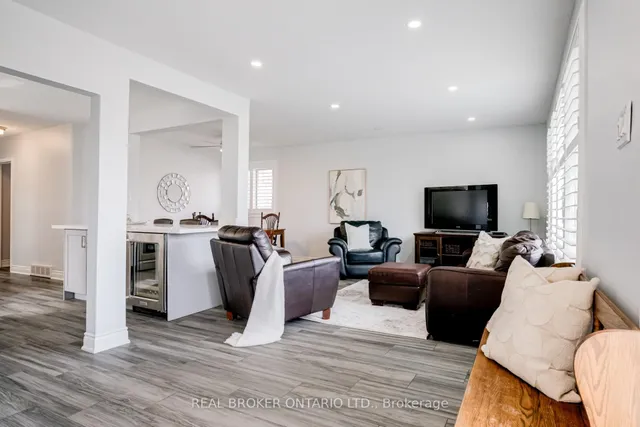 Additional image 3 of 50 Epsom Downs Dr