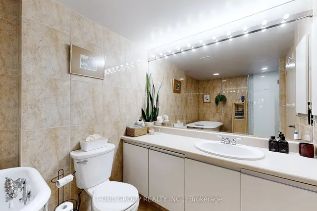 Additional image 20 of 25 Maitland St Unit 1212