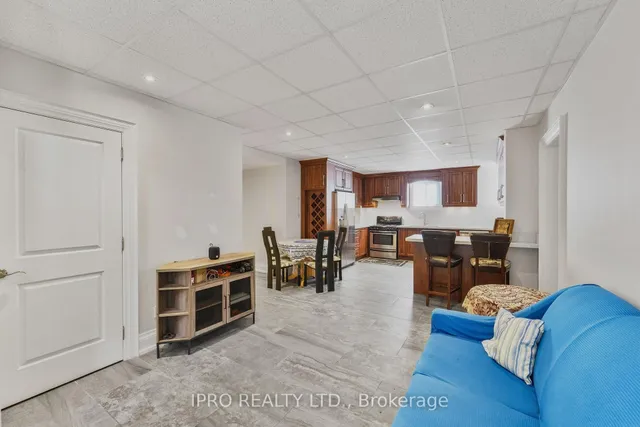 Additional image 46 of 55 Yorkdale Cres