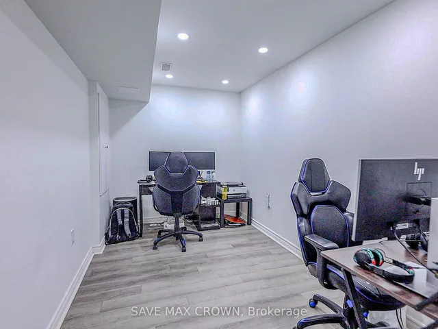 Additional image 44 of 194 Sky Harbour Dr