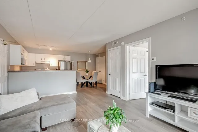 Additional image 10 of 1441 Walker's Line Unit 110