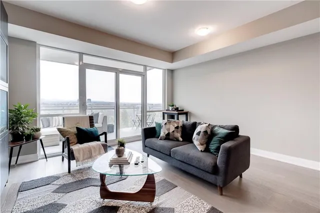 Additional image 33 of 2025 Maria St Unit 1001