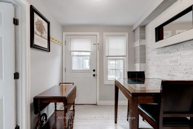 Additional image 17 of 89 Albany Ave