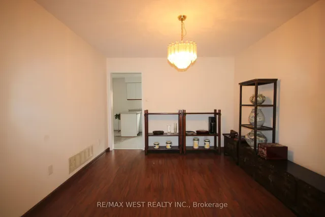 Additional image 14 of 73 Hullrick Dr