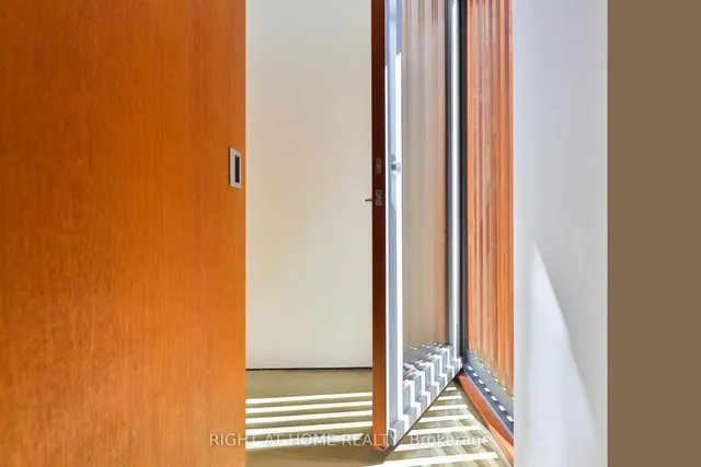 Additional image 17 of 694 Richmond St