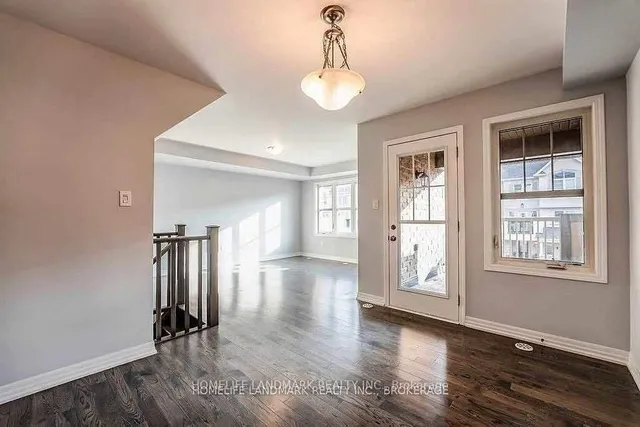 Additional image 7 of 3077 Mistletoe Gdns