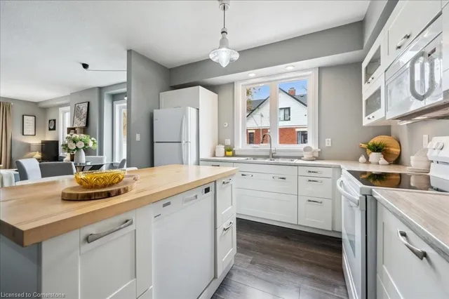 Additional image 16 of 43 Cedar St