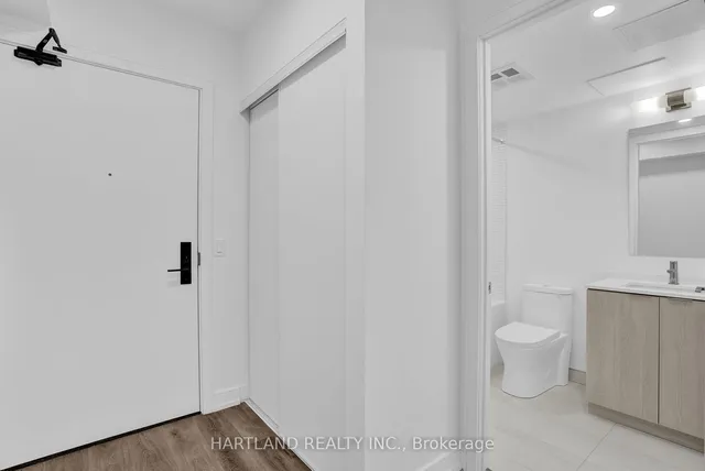 Additional image 14 of 1 Jarvis St Unit 928