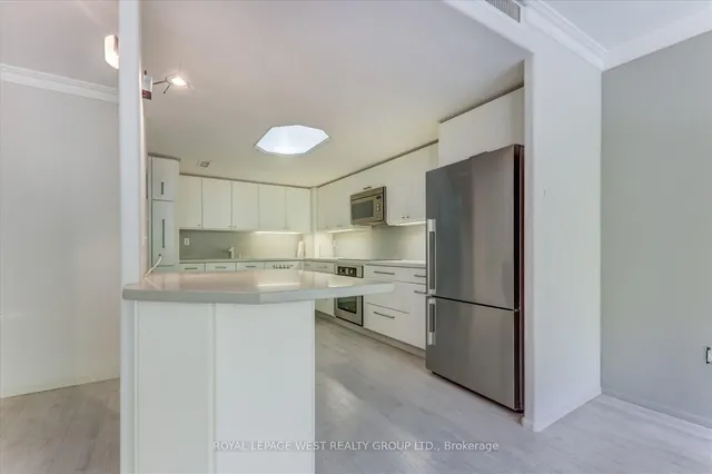 Additional image 22 of 3900 Yonge St Unit 909