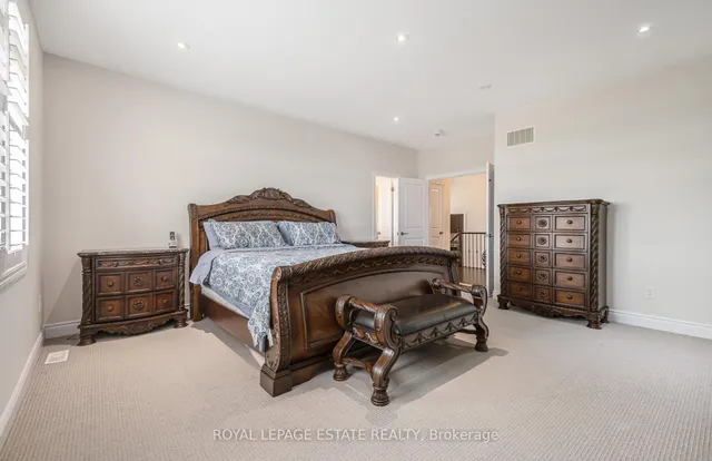 Additional image 28 of 29 Provost Tr