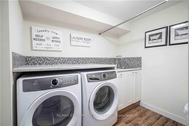 Additional image 24 of 56 Oakley Crt