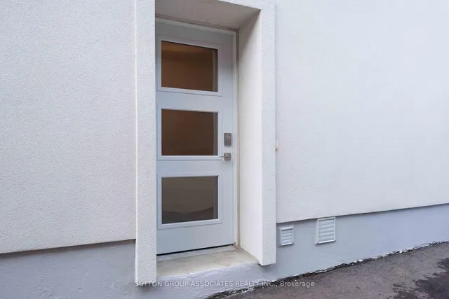 Additional image 34 of 33 Lanark Ave