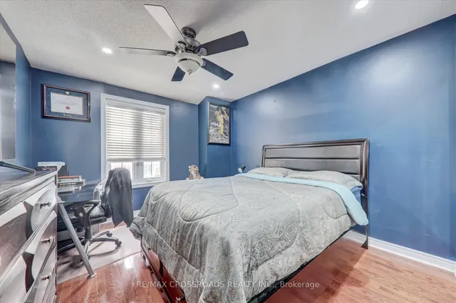 Additional image 24 of 37 Denim Dr