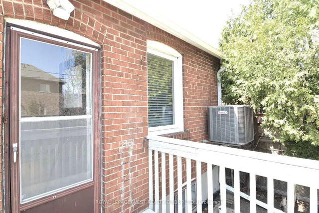 Additional image 36 of 905 Islington Ave