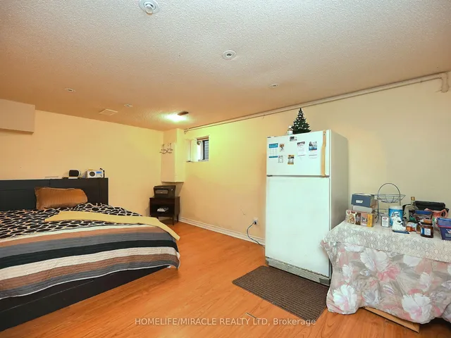 Additional image 32 of 120 Collins Cres Unit 119