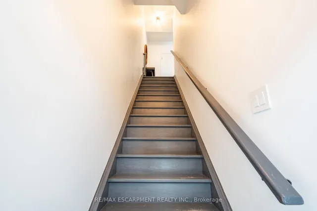 Additional image 7 of 219 Dundas St Unit 45