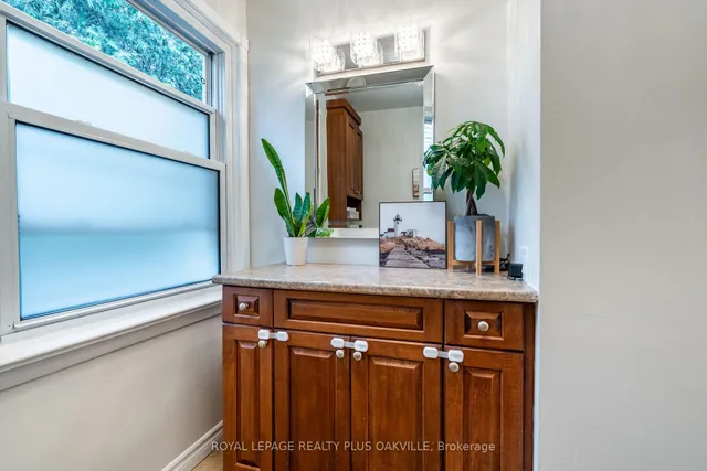 Additional image 22 of 548 Regina Dr